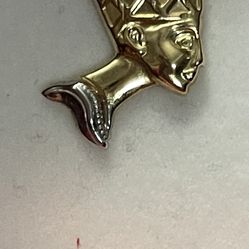 14 K  Gold Nefertiti