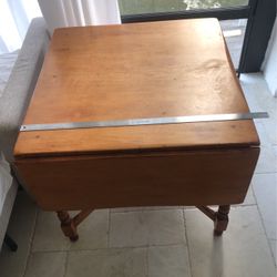Solid Wood Table 34x34 Can Extended To 34x62