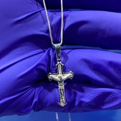 925 Sterling Silver Crucifix Pendant .80" W/ 18" Chain 2.6g Total Weight