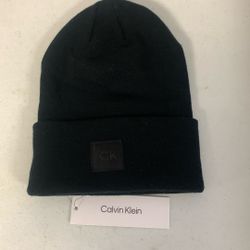 Calvin Klein Women’s Logo  Beanie. Black.                        Sh