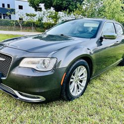 Chrysler 300 2016