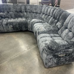 New Reclining Sectional.  Grey Or Brown Fabric.  89x101x40H.  Free Delivery!