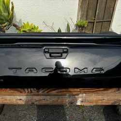 2024 2025 Toyota Tacoma Tailgate