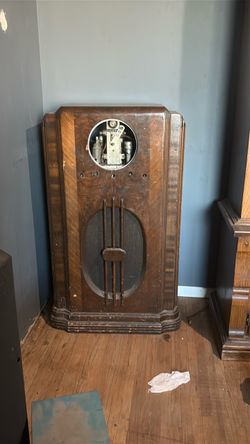 Rhythm King Antique Radio