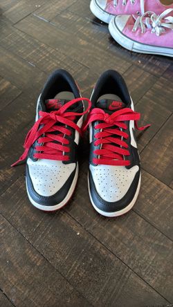 Grade School Air Jordan’s 1 Low OG