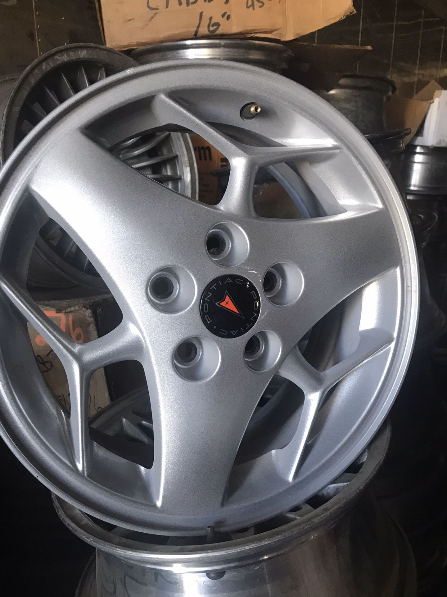 Pontiac Aztec wheel 16” 2003-2005 year