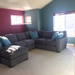 Luxury L-Shaped Sectional Couch With Lounge Ottoman