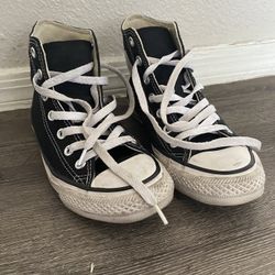 Women’s Converse Size 8 