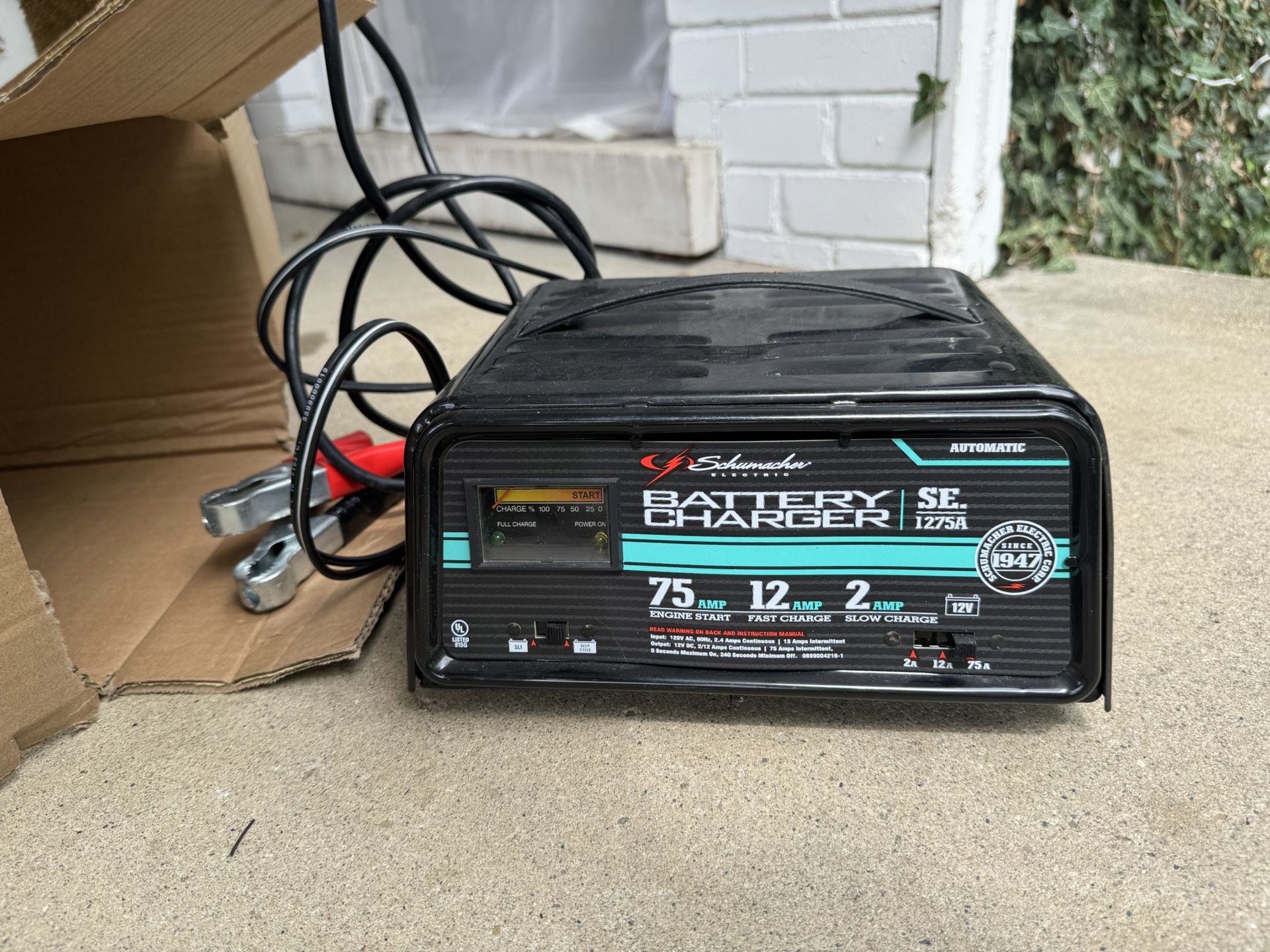 Schumacher SE-1275A Battery Charger & Engine Starter – 75/12/2 AMP – Automatic