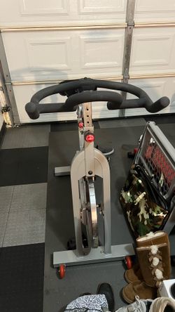 Schwinn Stationary Spin Bike – Works Except Right Pedal – $60 OBO