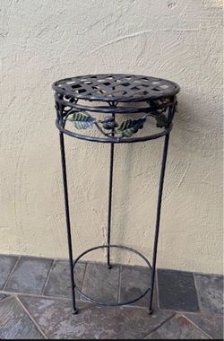Beautiful Iron Pedestal Patio Side Table!!!