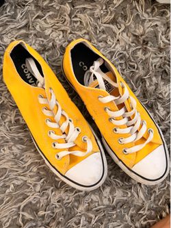 Converse Chuck Taylor Low Top Sneakers