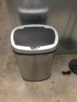 Electric trash can