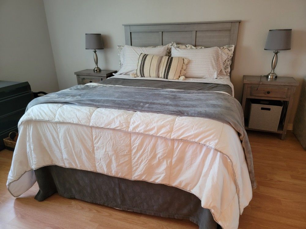 Queen Distressed Gray Bedroom