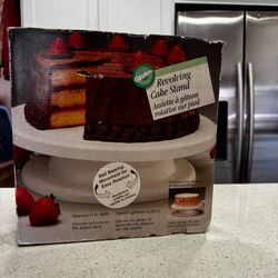 Wilton cake decorating revolving stand