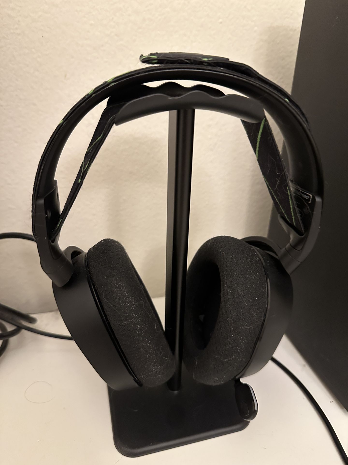 Steel Series Arctis 7x headset w/ stand