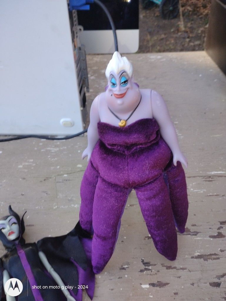 Rare Disney Store Ursula Doll The Little Mermaid Push Toy 12" Velvet Bottom