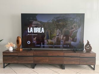 Samsung tv 85”