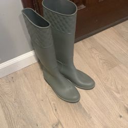 Rain Boots Size 6 