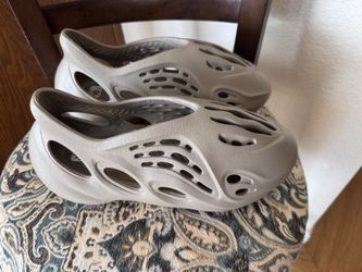 Yeezy Foam Runner Size 10