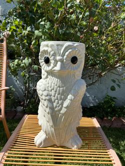 1970s Vintage Boho Chic Arts & Crafts Trompe L’Oeil Owl Ceramic Umbrella Stand
