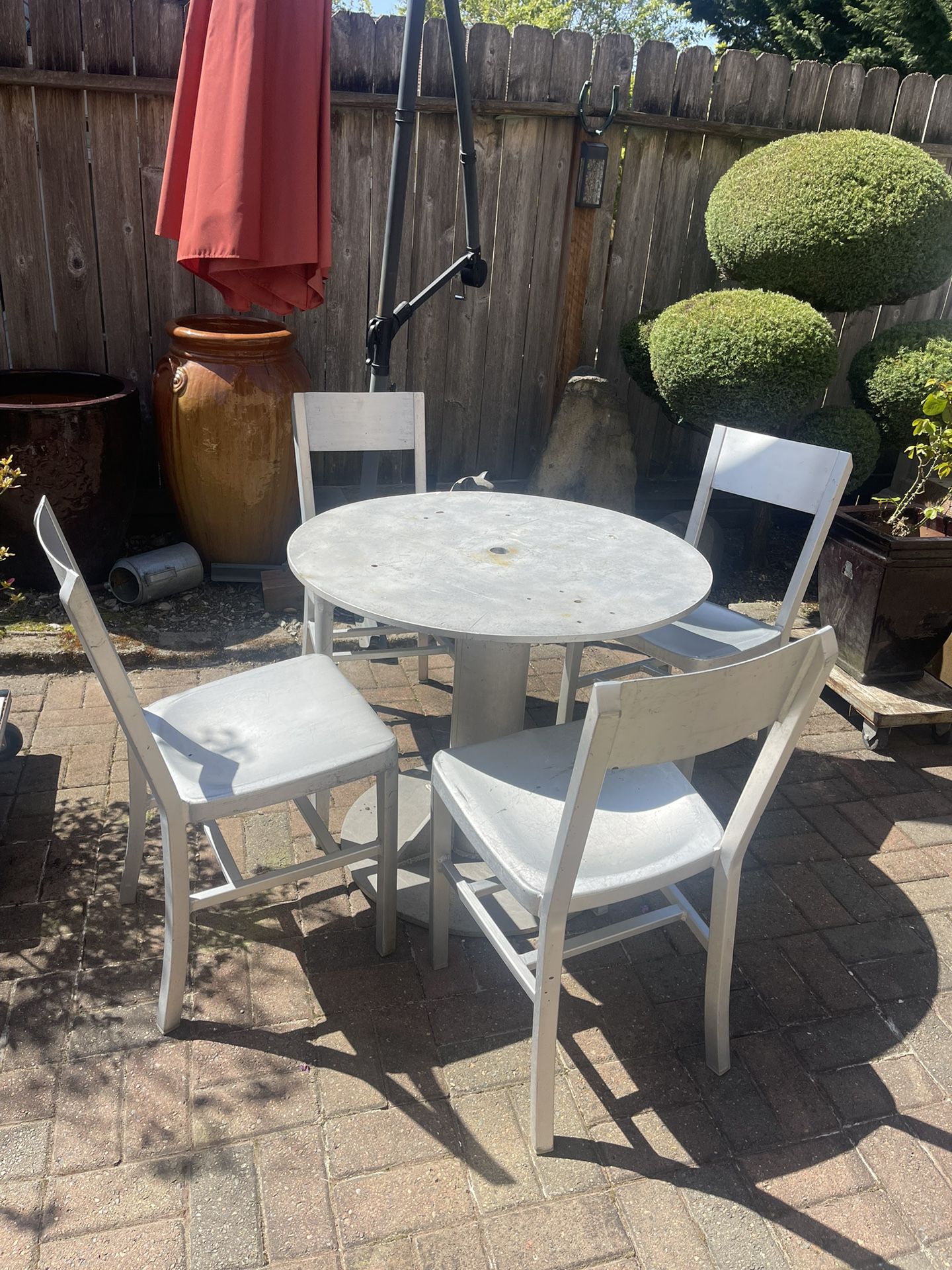 Aluminum  Out Door Table & Chairs 