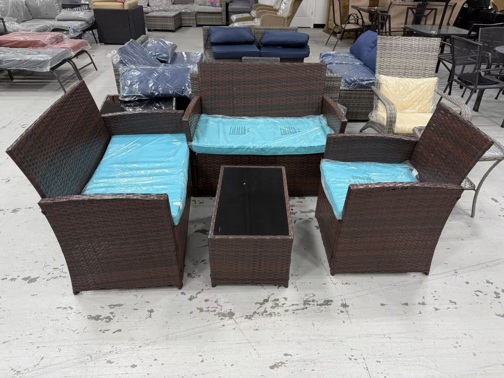 Brand new 4 pieces outdoor patio set with two loveseat and one chair and one table