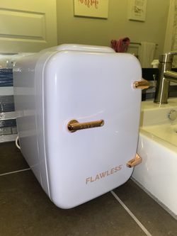 Flawless Facial Fridge 