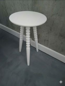 Nice accent tables (4)