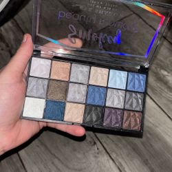 Beauty Runway Eyeshadow $14 Or Best Offer