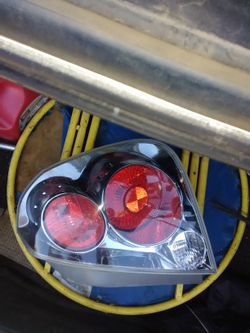  Nissan Altima 2003 Light.