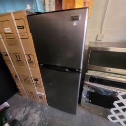Refrigerator Avanti