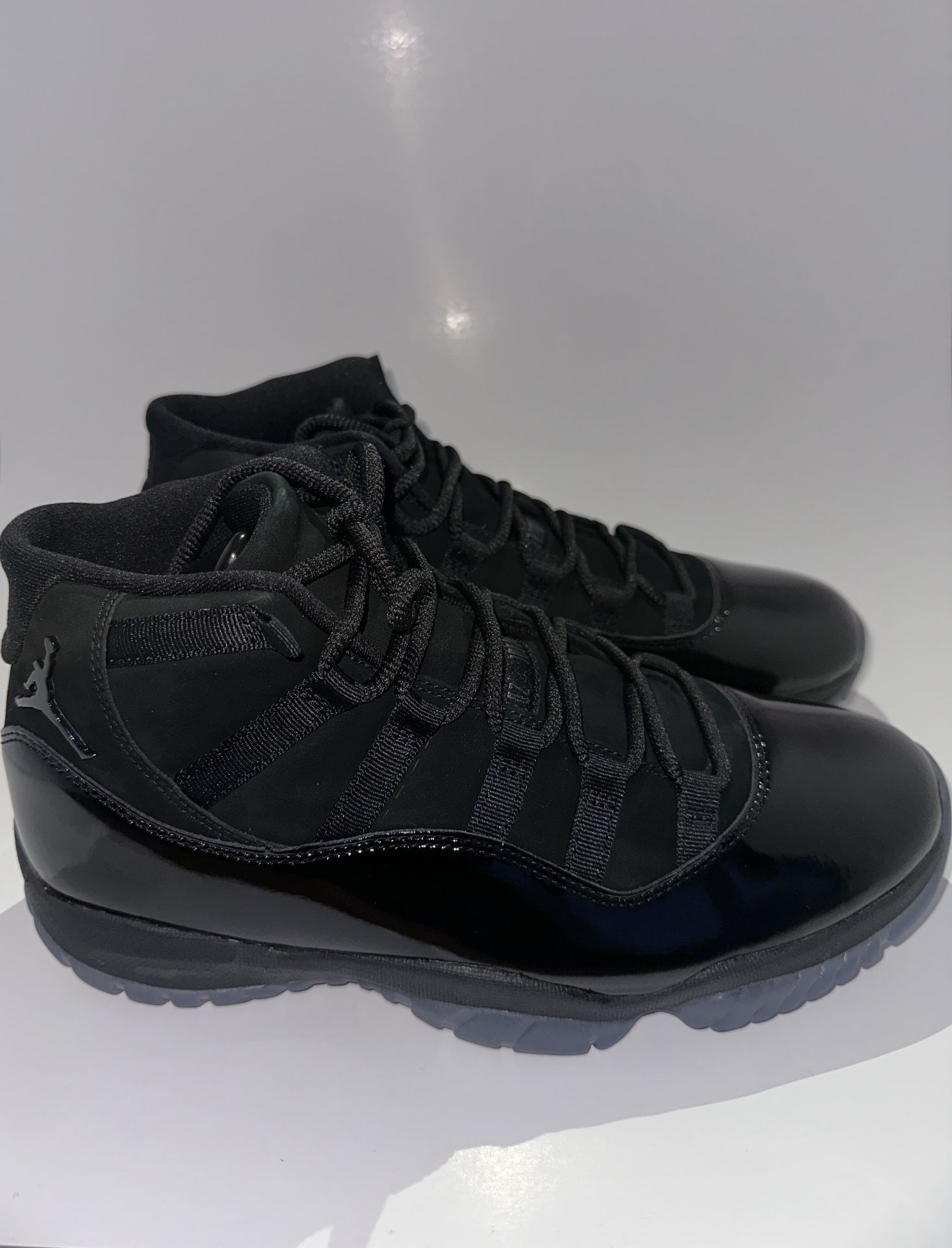 Jordan 11 Retro: “Cap and Gown”