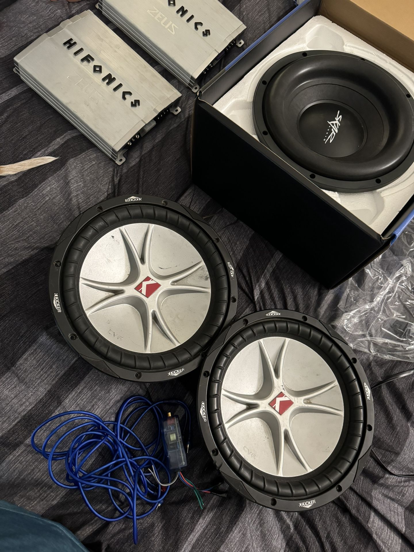 Hifonics Amps And 12in Subs