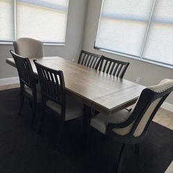 Dinning Table 