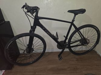 Trek Dual Sport 2 Hybrid Bike