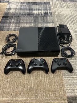 Xbox One Console Bundle + 3 Controllers – Tested & Working