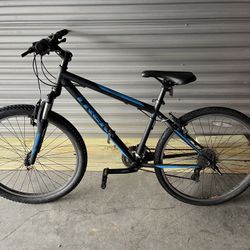 Trex 820 Mountain Bike