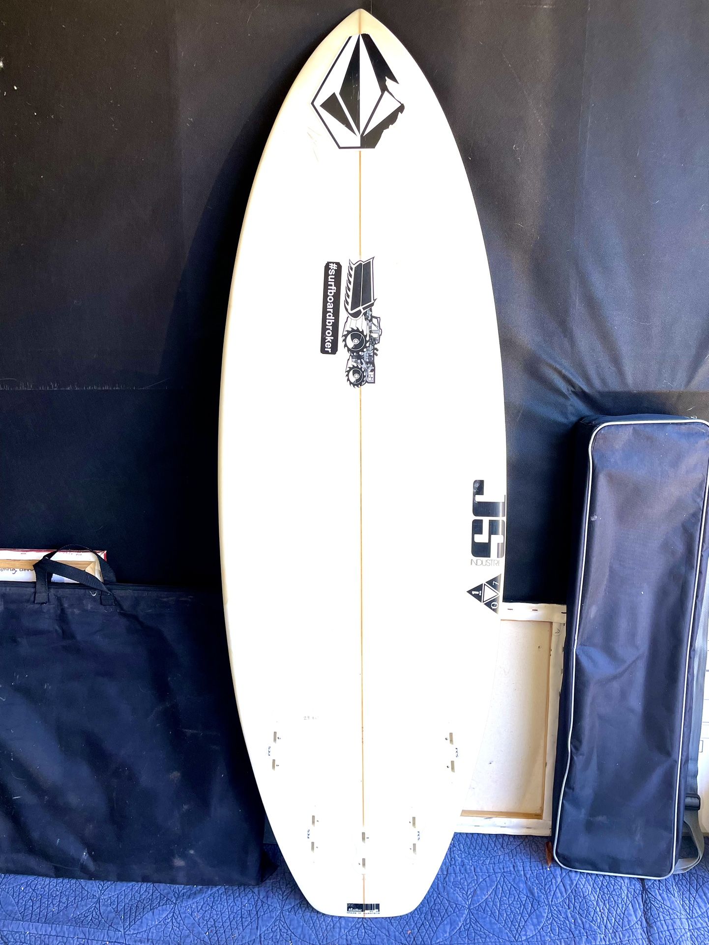 5’6 JS Surfboard 107 Model Squash