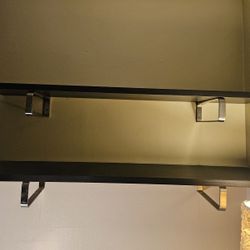 2 Shelves With Brackets