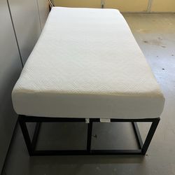 Twin bed in great condition