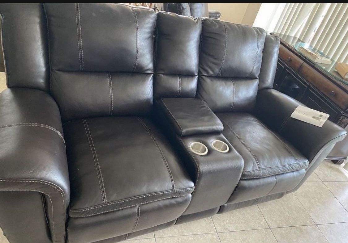 6 Pcs Leather Sofas, Loveseat Recliners 