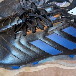 2 Pairs Youth Soccer Cleats 