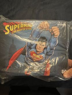 Mezco Super Man Man Of Steel (steel Box Edition)