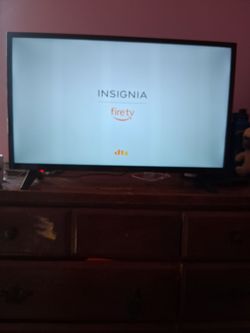 Amazon fire TV 32" with original remote