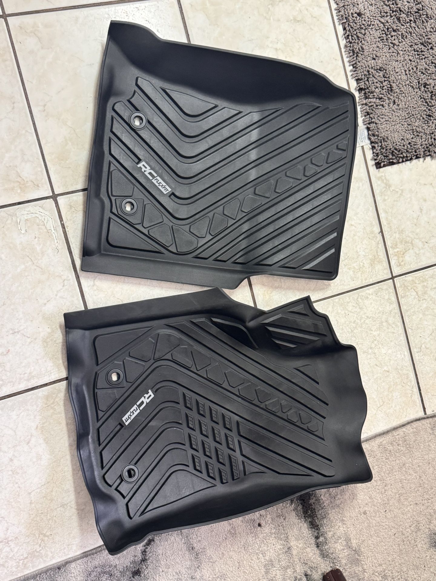 Toyota tacoma 2016-2023 Flex-Fit Floor Mat