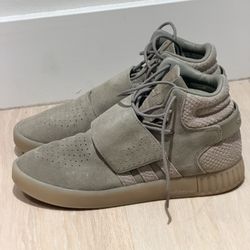 Adidas Shoes (size 9)