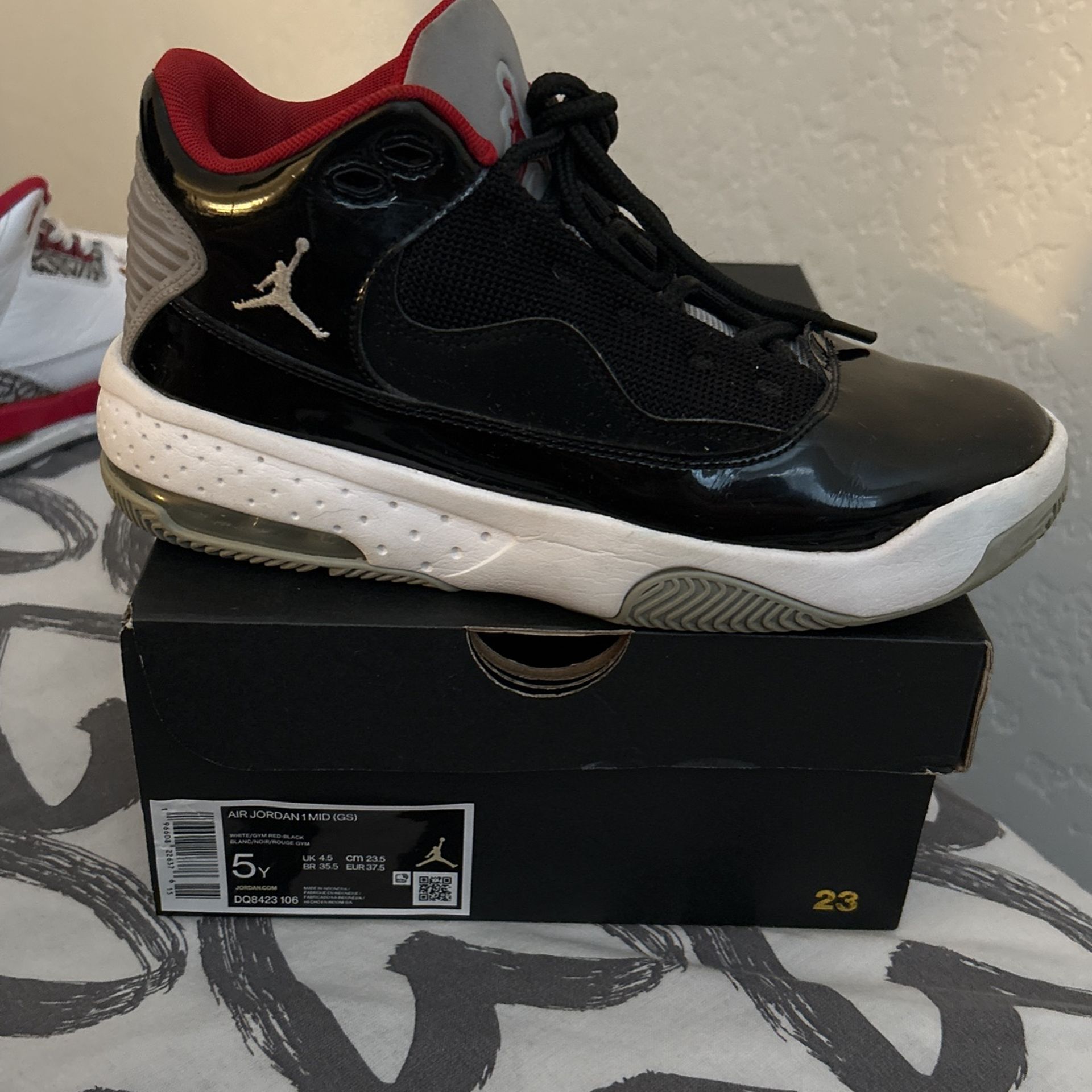 Air Jordan Max Aura 2