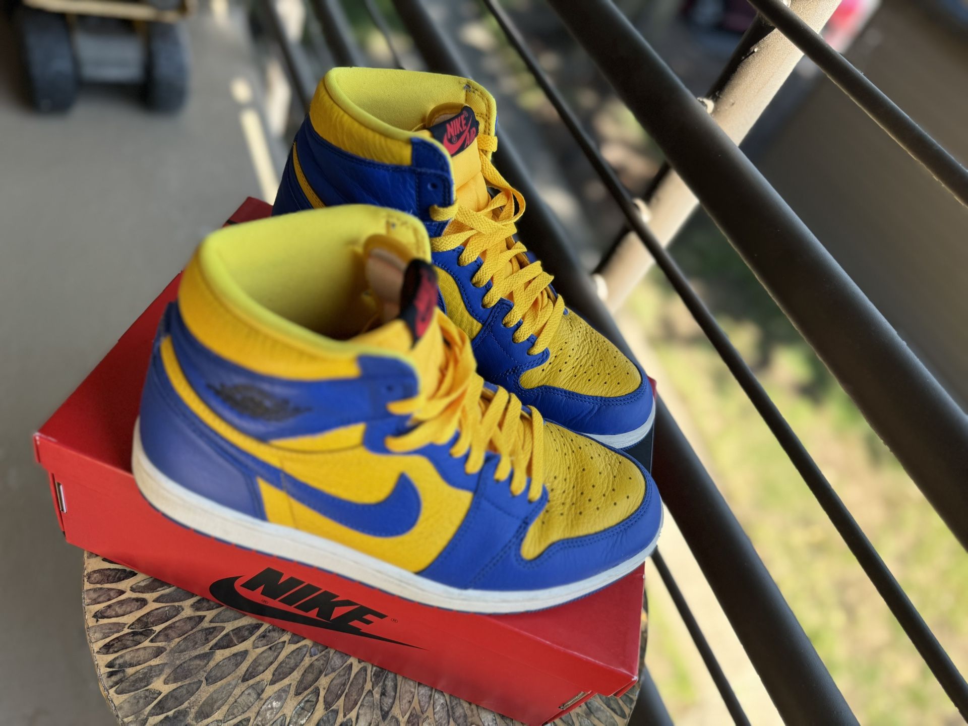 Air Jordan 1 High Reverse Laney