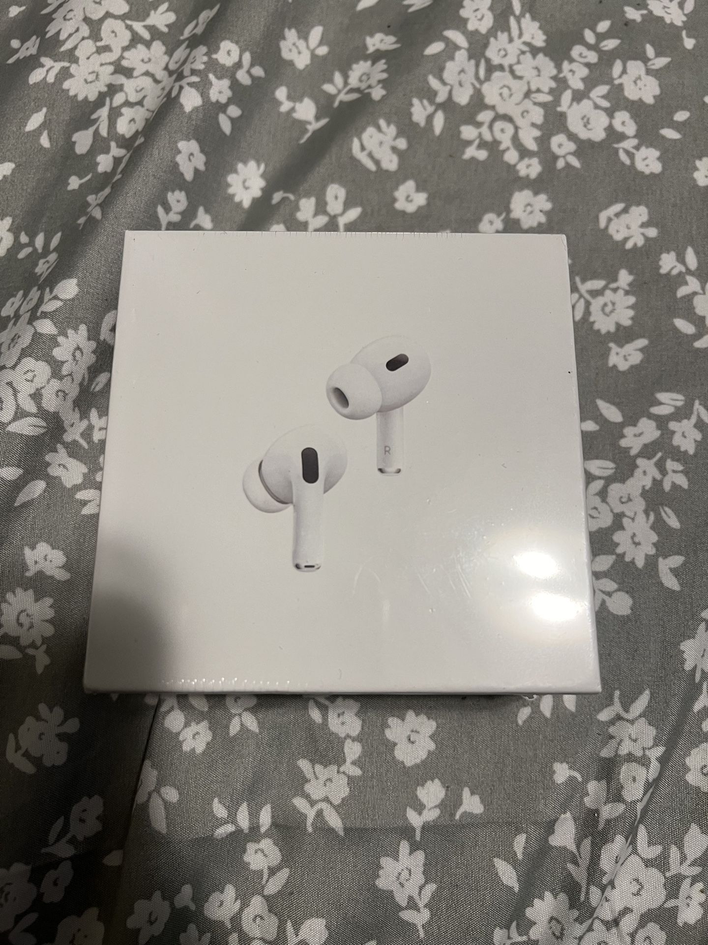 Apple AirPods Pro 2 White In Ear Headphones Second Generation